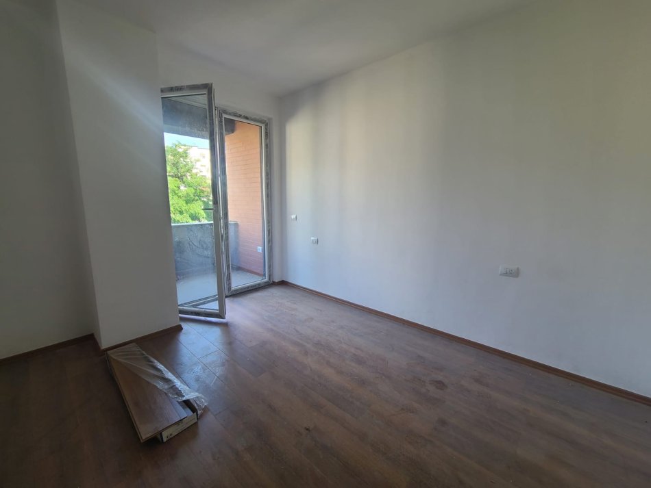 Tirane, shitet apartament 1+1+Ballkon Kati 3, 70 m² 173.500 € (Mbrapa Ambasades Amerikane)
