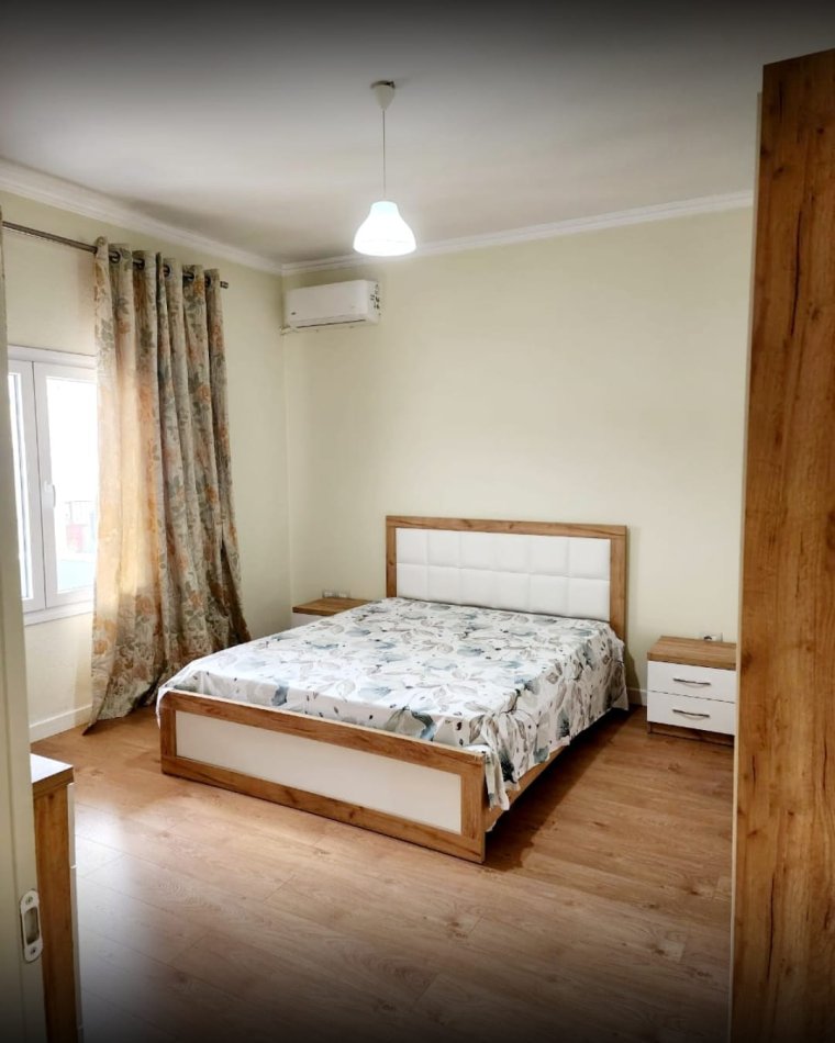 Tirane, jepet me qera Vile 3+1 Kati 3, 300 m² 1.500 € (SELITE)