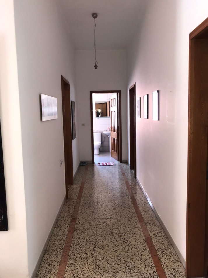 Tirane, jepet me qera apartament 3+1 Kati 3, 154 m² 800 € (Rruga e dibres)