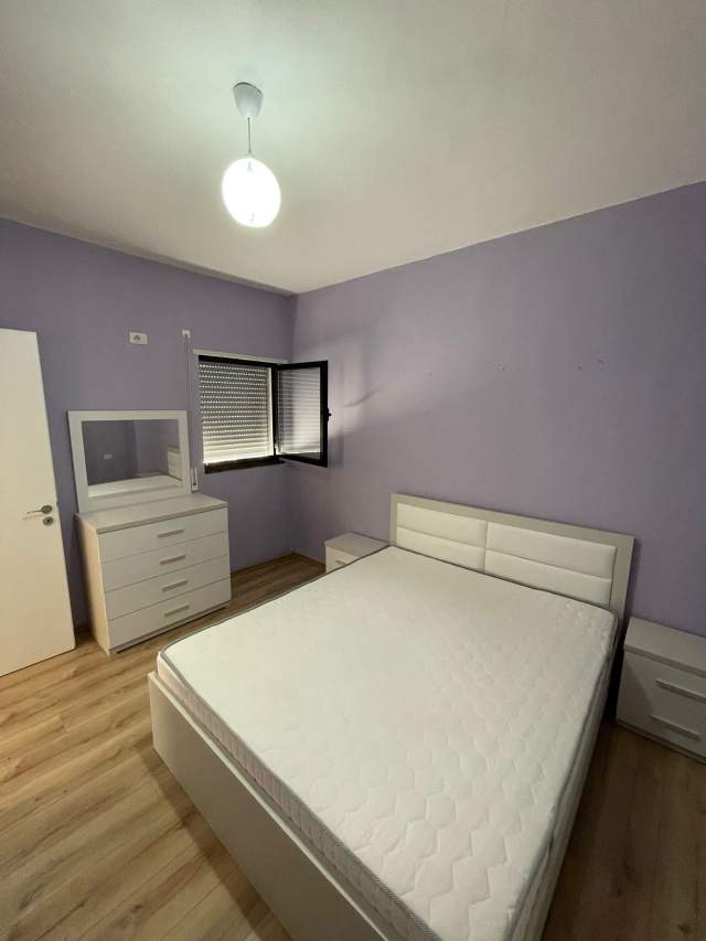 Tirane, jepet me qera apartament 1+1+BLK Kati 10, 70 m² 45.000 Leke (Rruga e Dibres)