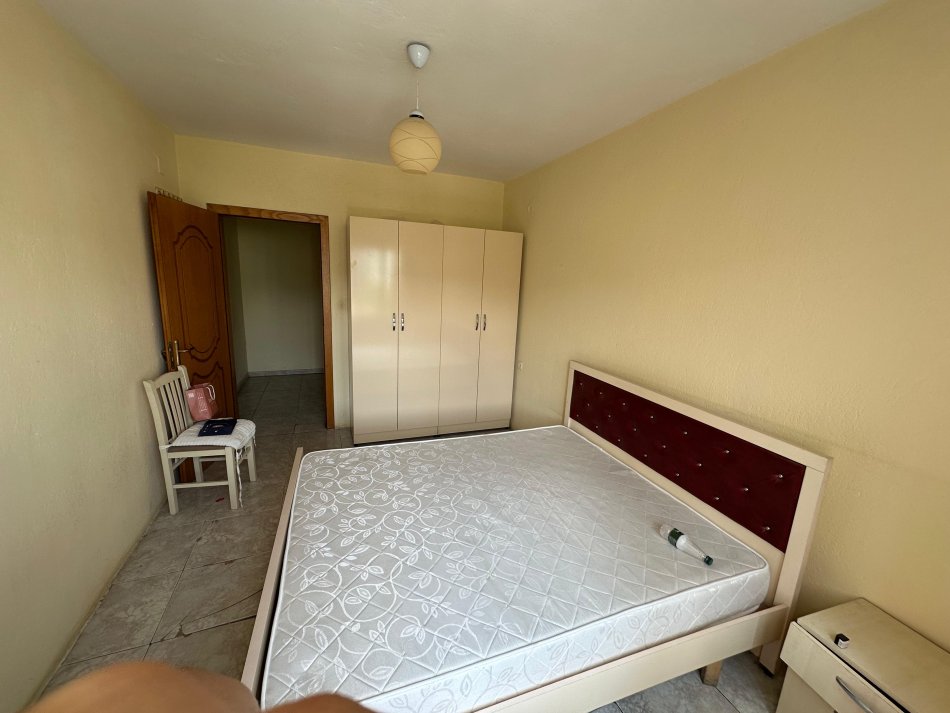 Tirane, shitet apartament 3+1+Ballkon Kati 3, 98 m² 178.000 € (rruga ifran tomin)