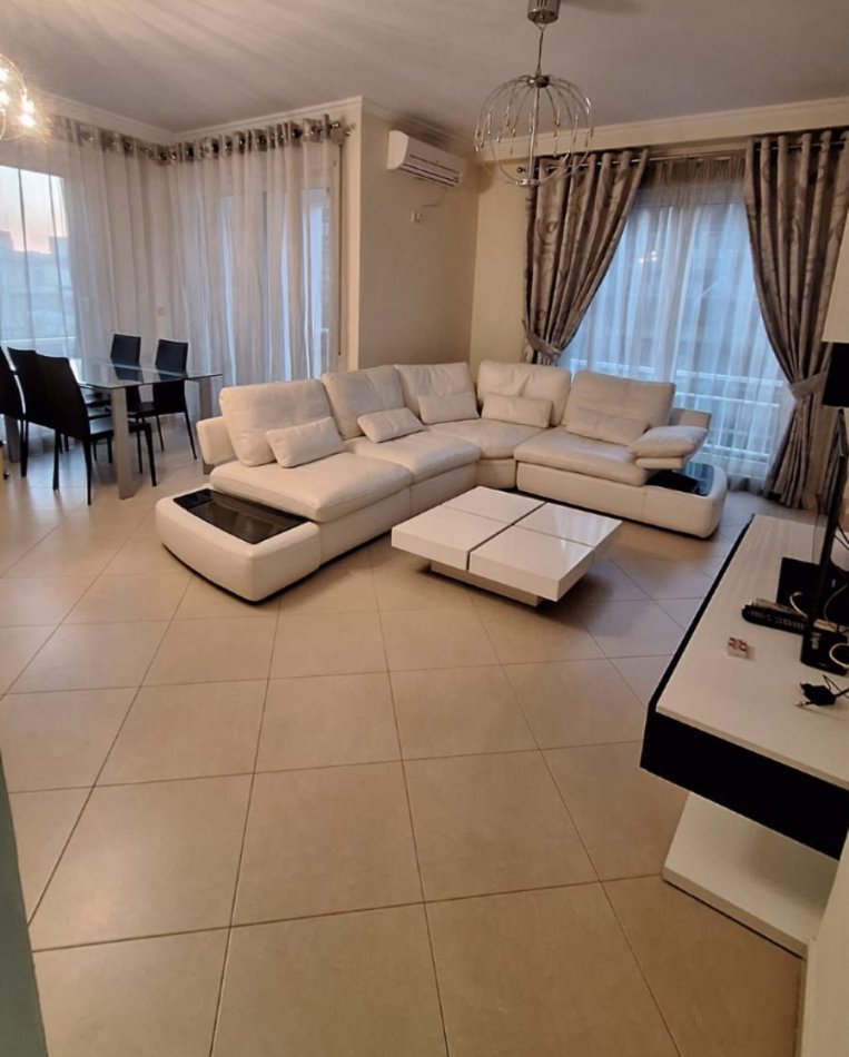 Tirane, jap me qera apartament 2+1+Ballkon Kati 3, 100 m² 700 € 