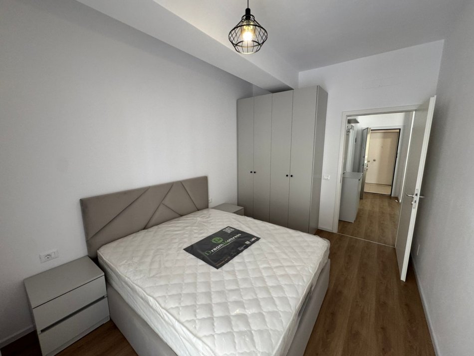 Tirane, jepet me qera apartament 1+1 Kati 4, 68 m² 400 € (ali demi)