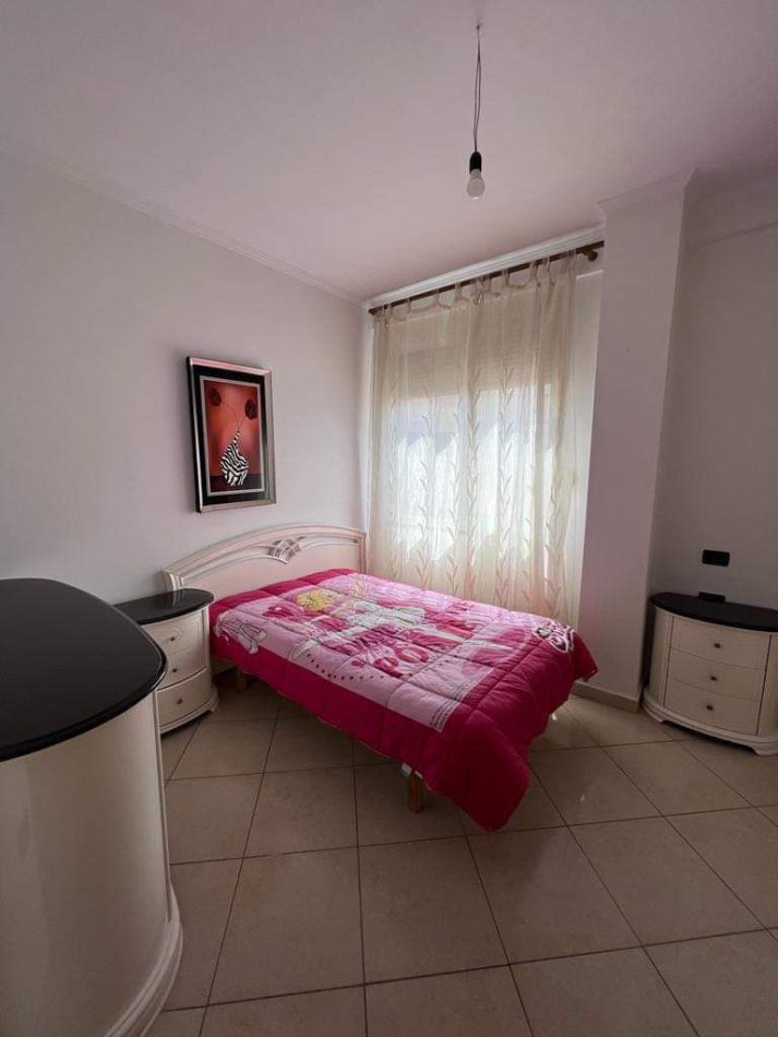 Tirane, jepet me qera apartament 3+1+Ballkon Kati 9, 117 m² 650 € (Astir)