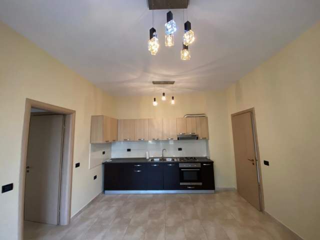 Tirane, jepet me qera apartament 2+1+BLK Kati 3, 128 m² 600 Euro (Hoxha Tahsim)