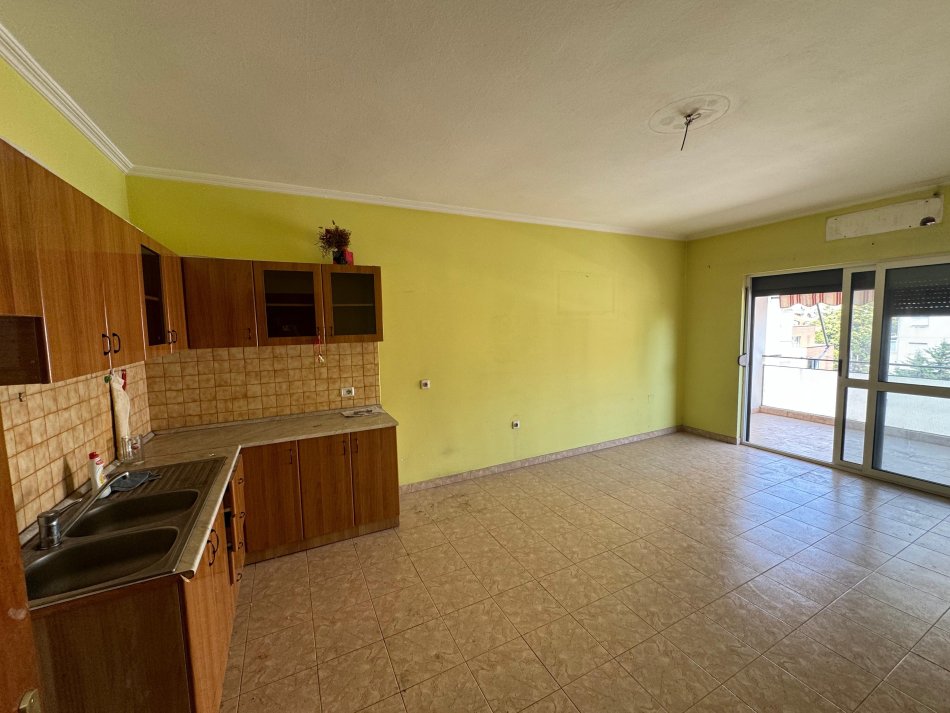 Tirane, shitet apartament 2+1+Ballkon Kati 3, 86 m² 190.000 € (Myslym Shyri)