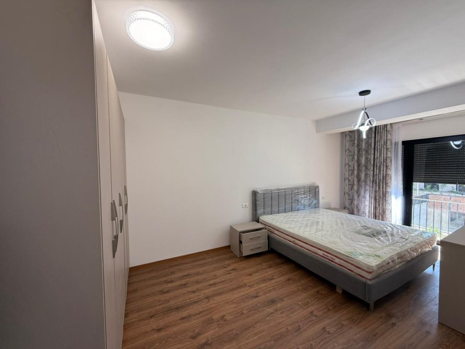 Tirane, jepet me qera apartament 1+1 Kati 2, 70 m² 600 € (rruga zallit)