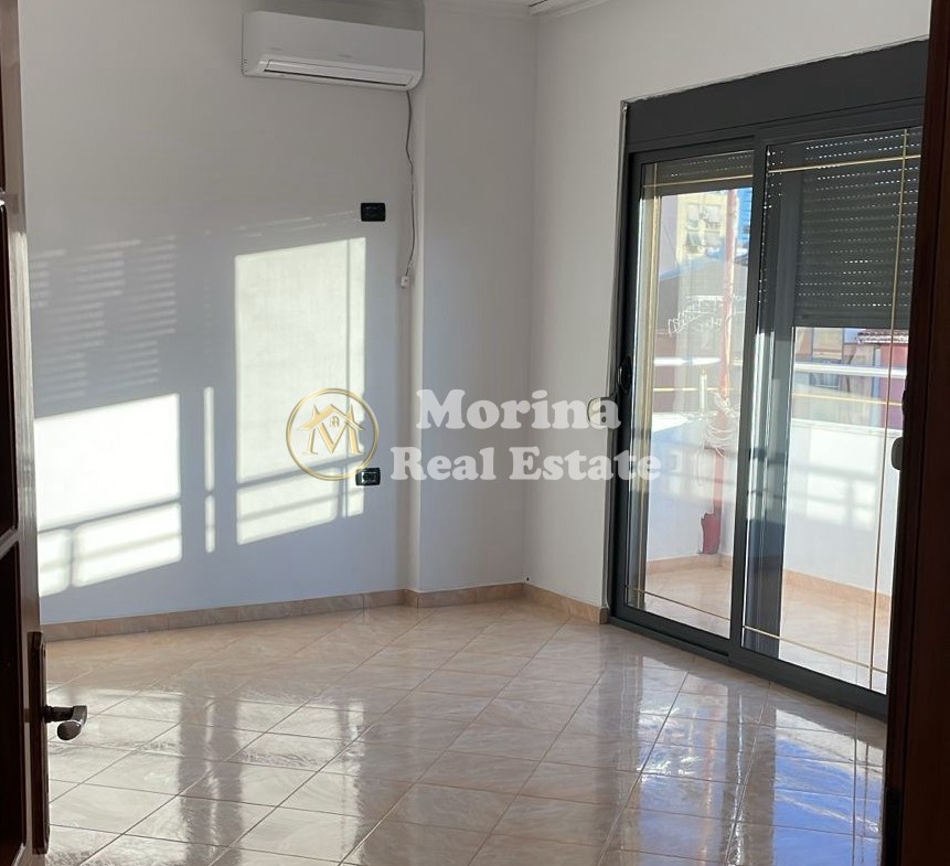 Tirane, jepet me qera apartament 2+1 Kati 4, 85 m² 600 € (Laprake)