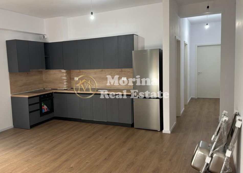 Tirane, jepet me qera apartament 2+1 Kati 7, 100 m² 350€ (Ali Demi)