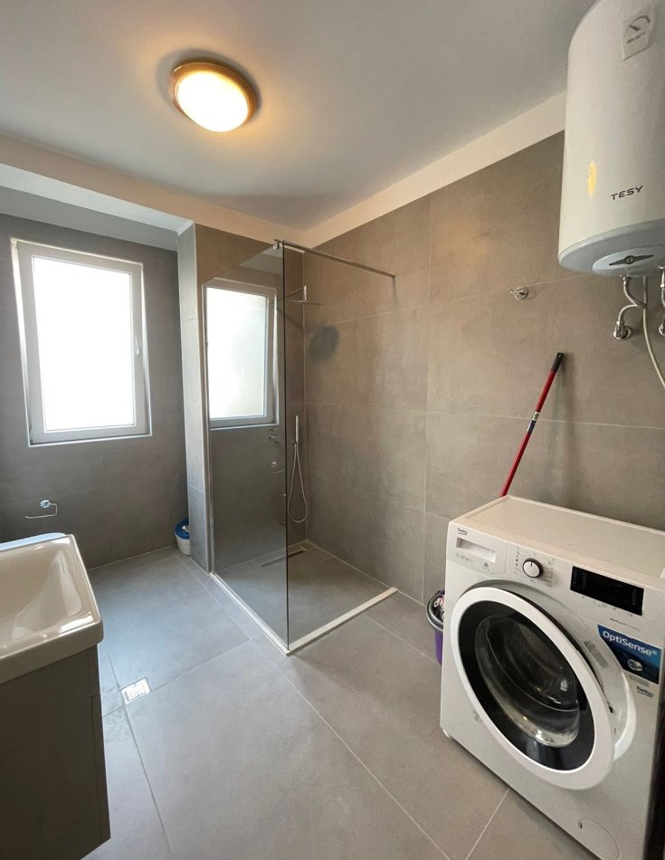 Tirane, jepet me qera apartament duplex 3+1+Ballkon Kati 3, 128 m² 1.100 € (Rezidenca Kodra e Diellit 1)