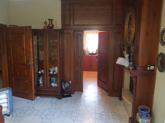 Elbasan, shitet ambjent biznesi 305 m² 280.000 Euro