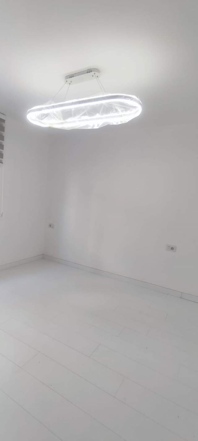 Tirane, jepet me qera dyqan Kati 0, 51 m² 800 Euro (Zogu i Zi)