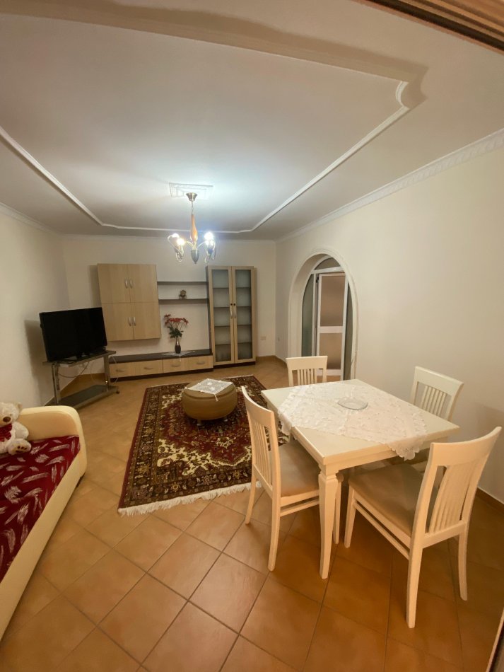 Tirane, jap me qera apartament 2+1+Ballkon Kati 3, 110 m² 600 € (Ish Shushica)