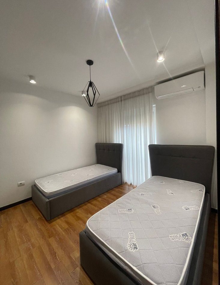 Tirane, shitet apartament 2+1+Ballkon Kati 6, 106 m² 240.000 € (Rruga Panorama, Kompleksi Quartum)
