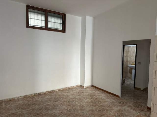 Tirane, shitet ambient biznesi Kati 0, 92 m² 138.000 Euro (Rruga Mihal Grameno)
