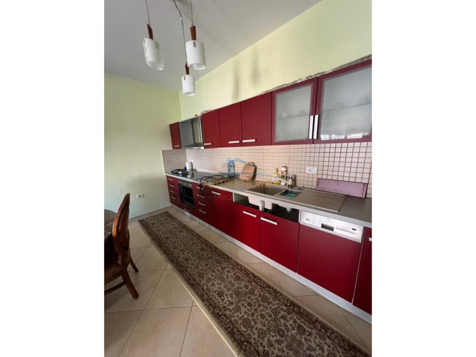 Tirane, jepet me qera apartament 2+1+Ballkon Kati 2, 114 m² 750 € (DON BOSKO)