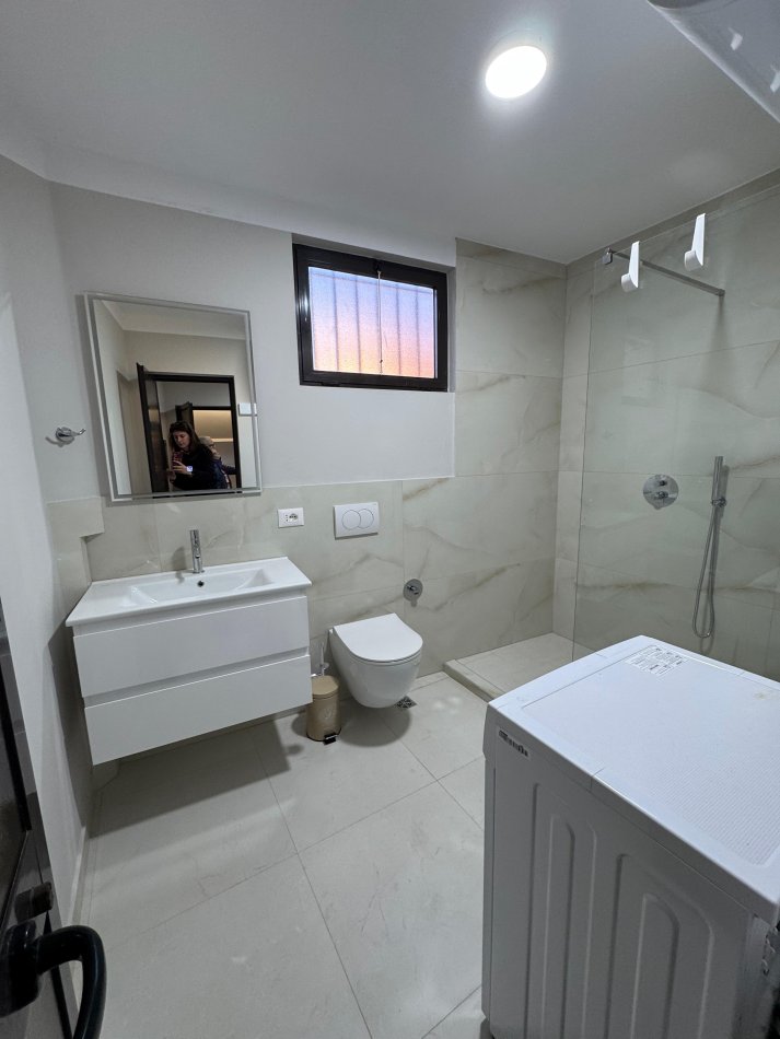 Tirane, jepet me qera shtepi 1+1 , 70 m² 600 € (rruga qemal stafa)