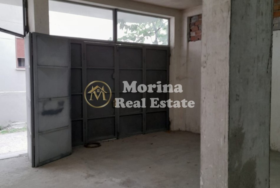 Tirane, jepet me qera magazine Kati 0, 120 m² 350 € (Porcelan)