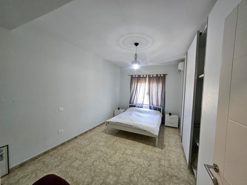 Tirane, jepet me qera apartament 2+1 Kati 6, 100 m² 600 € 