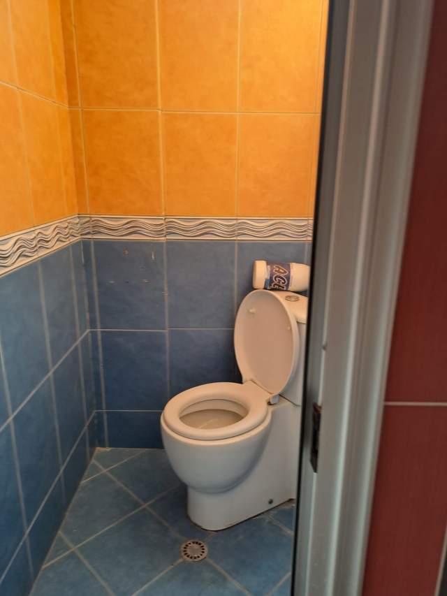 Durres, jepet me qera ambjent biznesi Kati -1, 500 m² 15.000 Euro