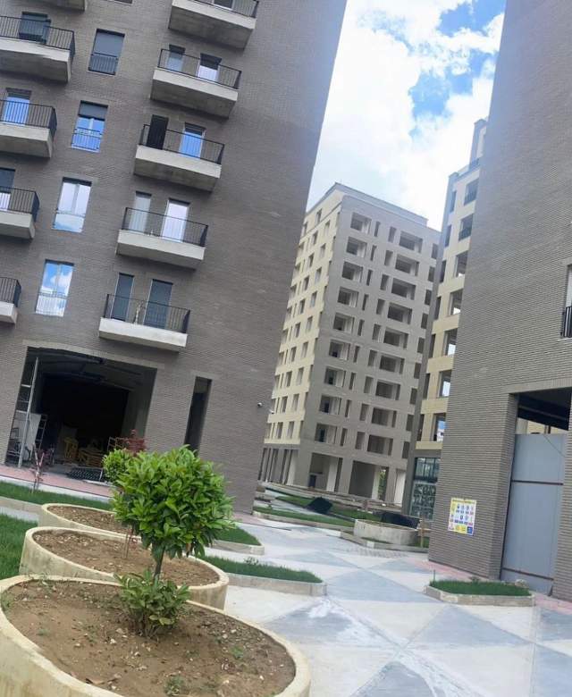 Tirane, shitet apartament 2+1+BLK Kati 2, 101 m² 136.000 Euro (Fusha Aviacionit)