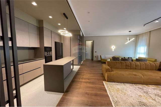 Tirane, jepet me qera apartament 3+1+BLK+post parkimi,  Kati 5, 174 m² 1.600 Euro (Kompleksi Delijorgji)