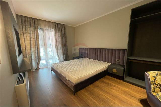 Tirane, jepet me qera apartament 3+1+BLK+post parkimi,  Kati 5, 174 m² 1.600 Euro (Kompleksi Delijorgji)