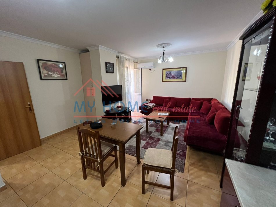 Tirane, jepet me qera apartament 1+1 Kati 2, 65 m² 600 € 
