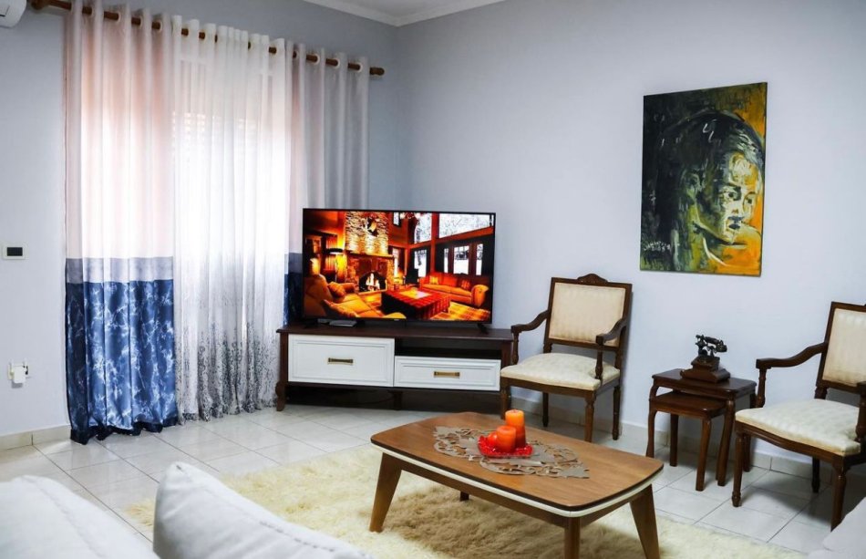 Tirane, jepet me qera apartament 2 Katshe Kati 2, 100 m² 550 € (Rruga Ferit xhajko , prane ish restorant durrsi)