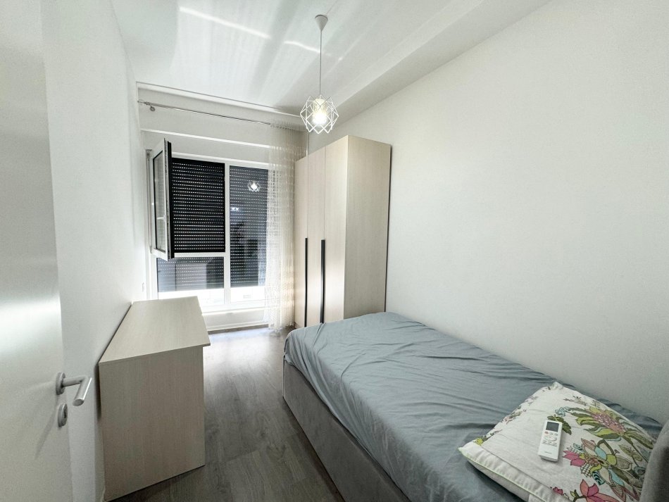 Tirane, jepet me qera apartament 2+1 Kati 4, 85 m² 700 € (21 dhjetori)