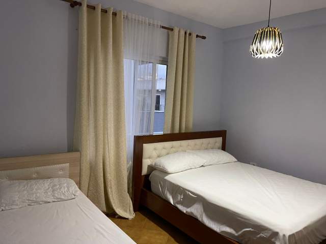 Tirane, jepet me qera apartament 1+1+BLK Kati 3, 85 m² 400 Euro (rruga 5 Maj)
