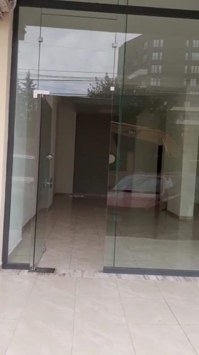 Tirane, jepet me qera ambjent biznesi Kati 0, 52 m² 40.000 Leke (prane Kompleks Halili)