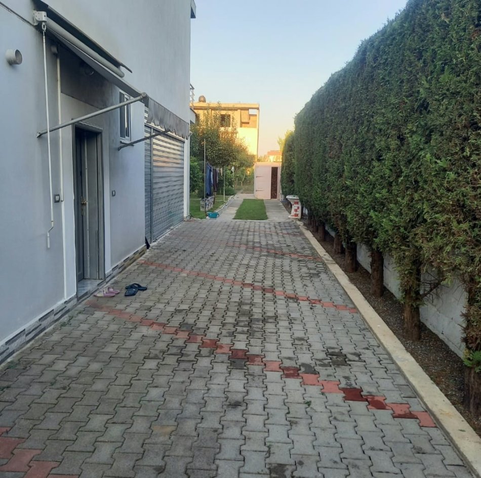 Tirane, shitet Vile 2 Katshe Kati 2, 305 m² 355.000 € (Albanet Kamez)