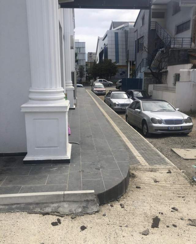 Tirane, jepet me qera dyqan 700 Euro
