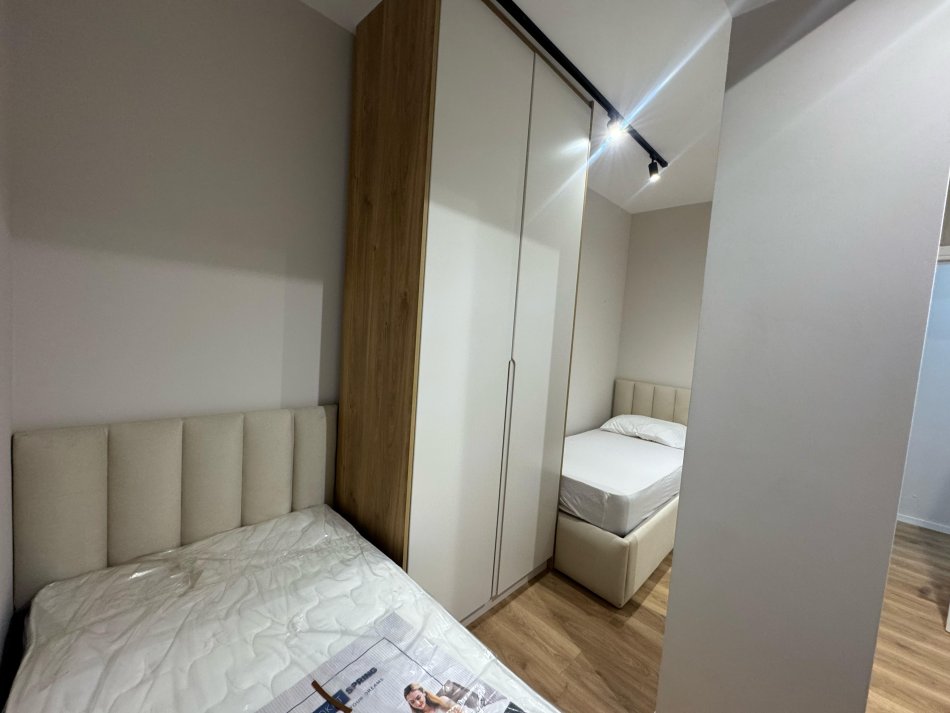 Tirane, jepet me qera apartament 2+1 Kati 3, 95 m² 750 € (rruga e kavajes)