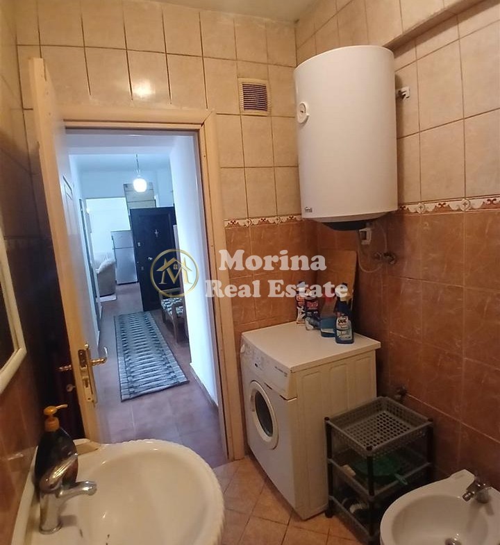 Tirane, jepet me qera apartament 2+1 Kati 3, 80 m² 480 € (Laprake)