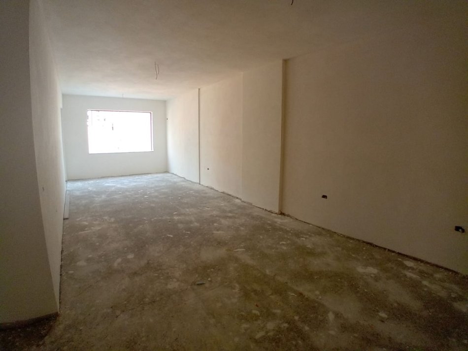 Tirane, shitet apartament 2+1+Ballkon Kati 4, 124 m² 190.000 € (Kujtim Laro)