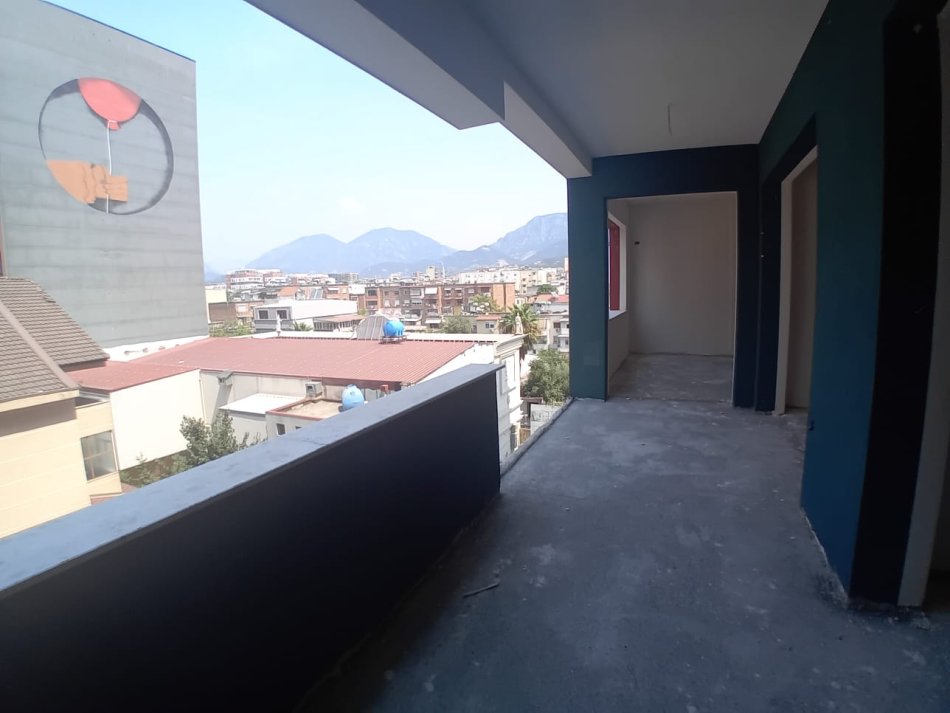 Tirane, shitet apartament 2+1+Ballkon Kati 4, 124 m² 190.000 € (Kujtim Laro)