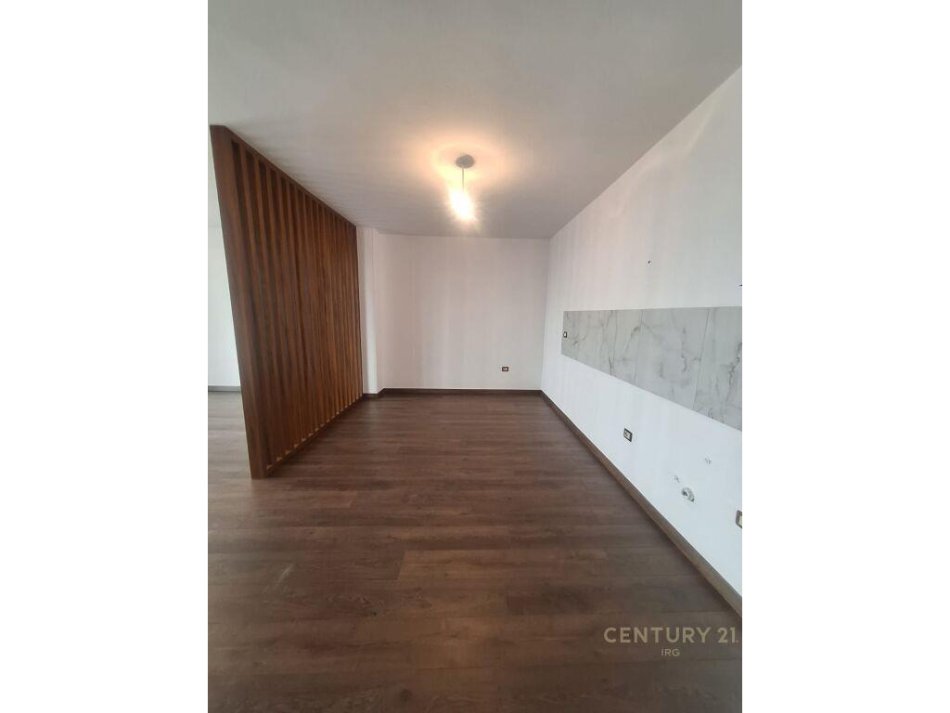 Tirane, shitet apartament 2+1 Kati 5, (Don Bosco)