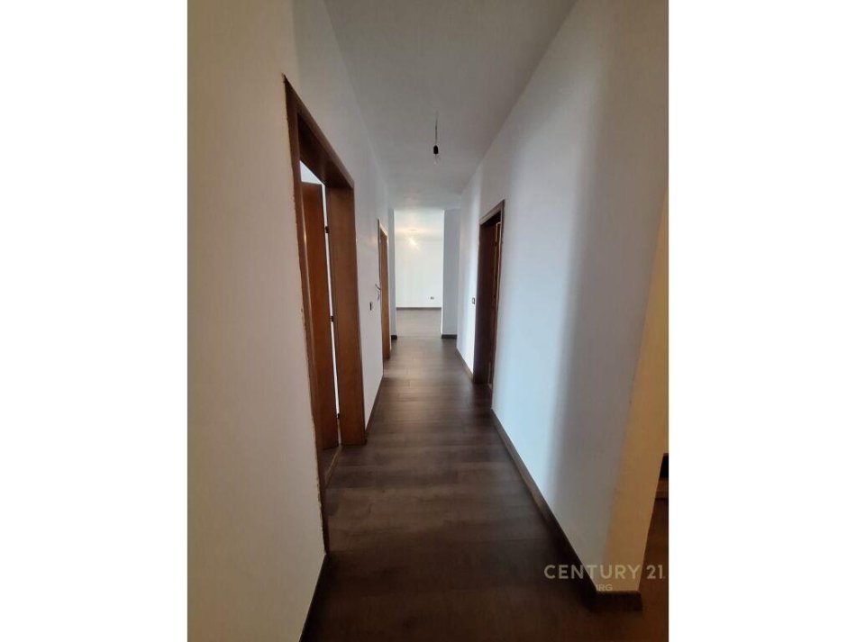 Tirane, shitet apartament 2+1 Kati 5, (Don Bosco)