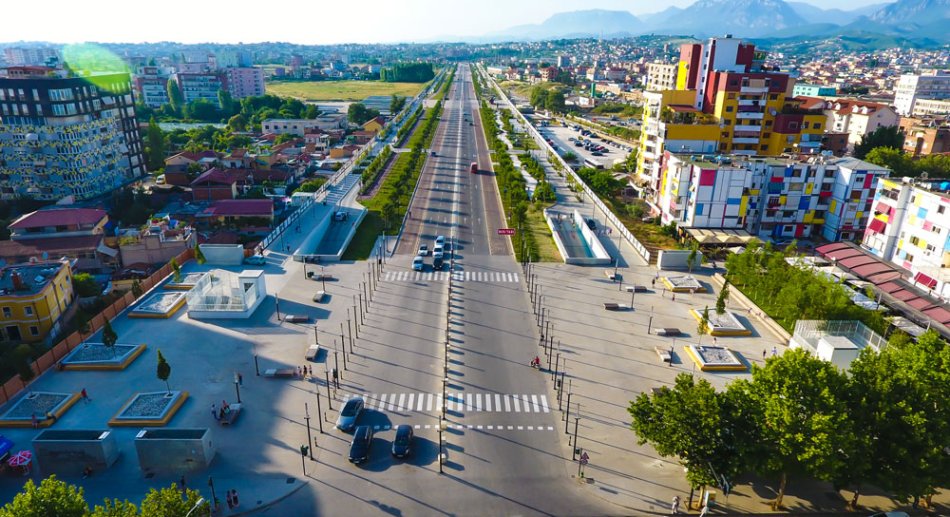 Tirane, shitet apartament 2+1 Kati 4, 123 m² (Bulevardi i Ri, Tirane)