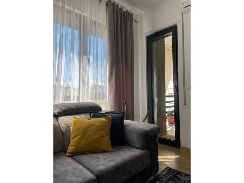 0683487469  Tirane, jepet me qera 2+1+Ballkon Kati 1, 85 m² 750 € (Rruga Egnatia)