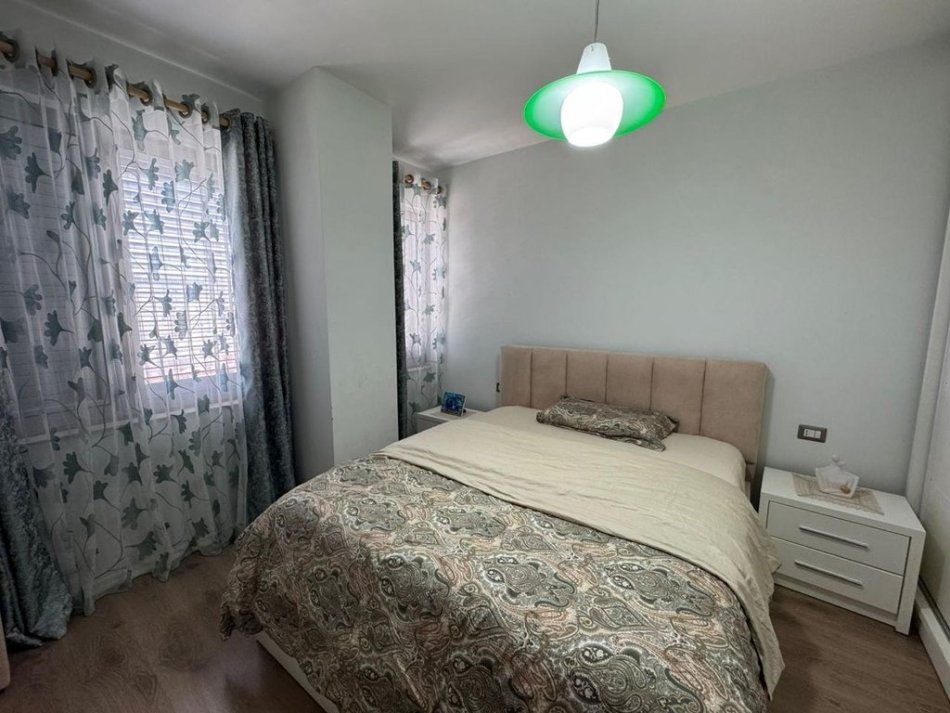 0683487469  Tirane, jepet me qera apartament 2+1+Ballkon Kati 7, 77 m² 750 € (Prane HOTEL FERRARI)