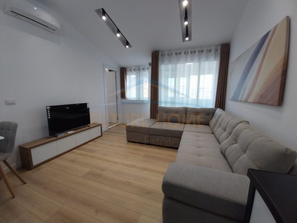 0683487469  Tirane, shitet apartament 1+1 Kati 7, 53 m² 89.000 € (Don Bosko)