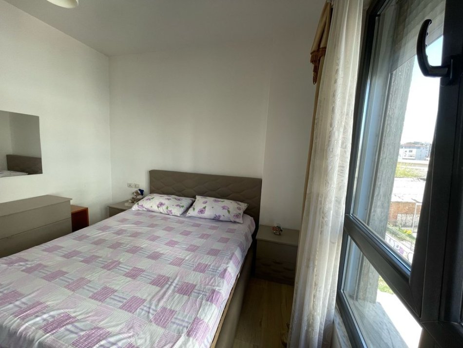 0683487469  Tirane, jepet me qera 2+1+Ballkon Kati 1, 85 m² 750 € (Rruga Egnatia)