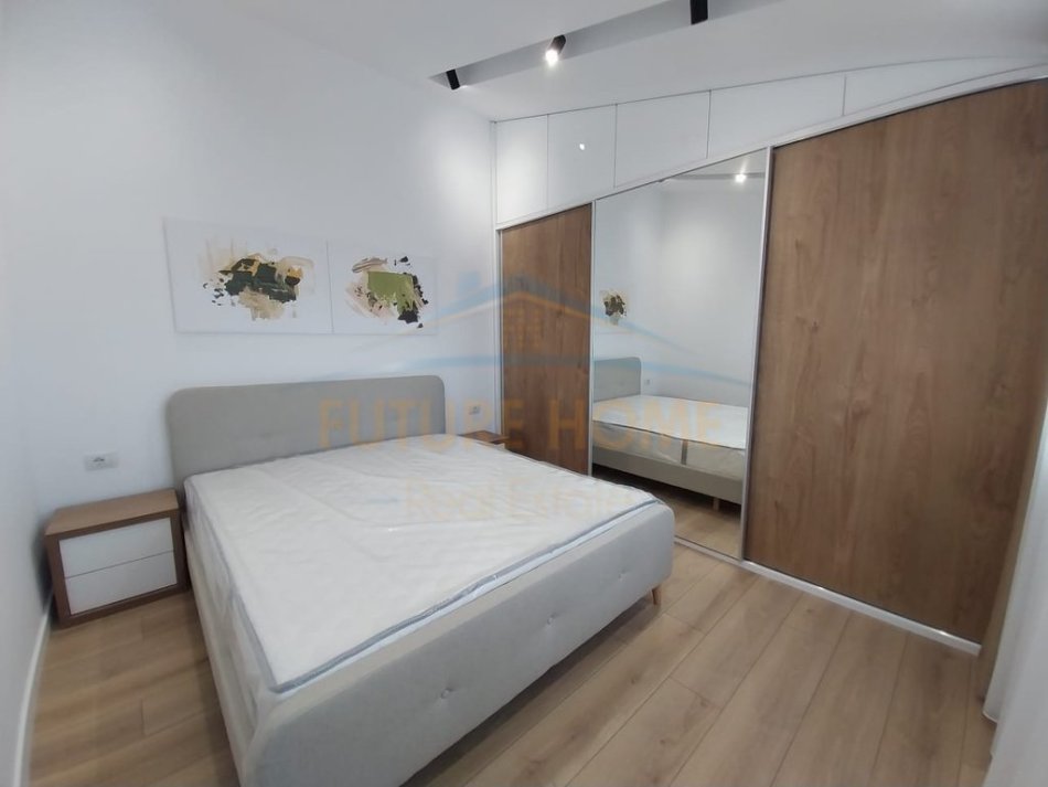 0683487469  Tirane, shitet apartament 1+1 Kati 7, 53 m² 89.000 € (Don Bosko)
