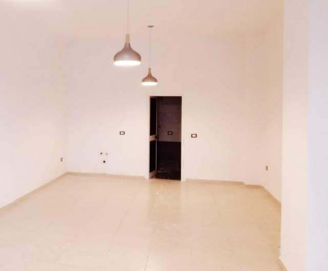 Tirane, shitet dyqan Kati 0, 51 m² 102.000 Euro (Barrikadave)