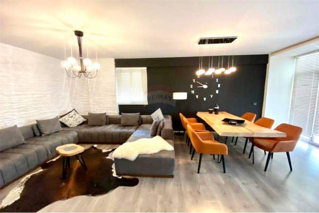 Tirane, jepet me qera apartament 2+1 Kati 5, 120 m² 900 Euro (Komuna e Parisit)