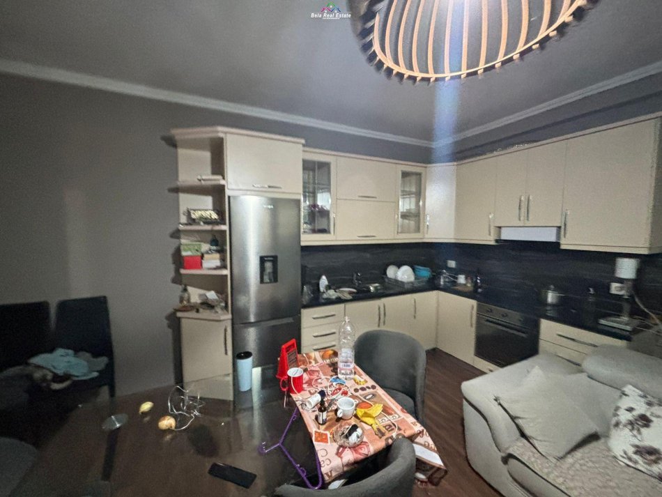 Tirane, jepet me qera apartament 2+1 Kati 2, 110 m² 600 € (rruga drritan hoxha)