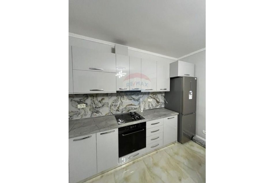 Tirane, shitet Vile , 220.000 € (Paskuqan)
